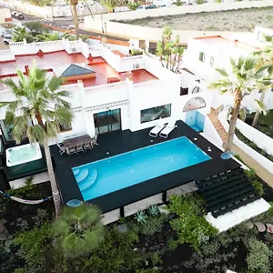 Villa Los Flamencos By Veaco- Beachfront & Pool, Corralejo